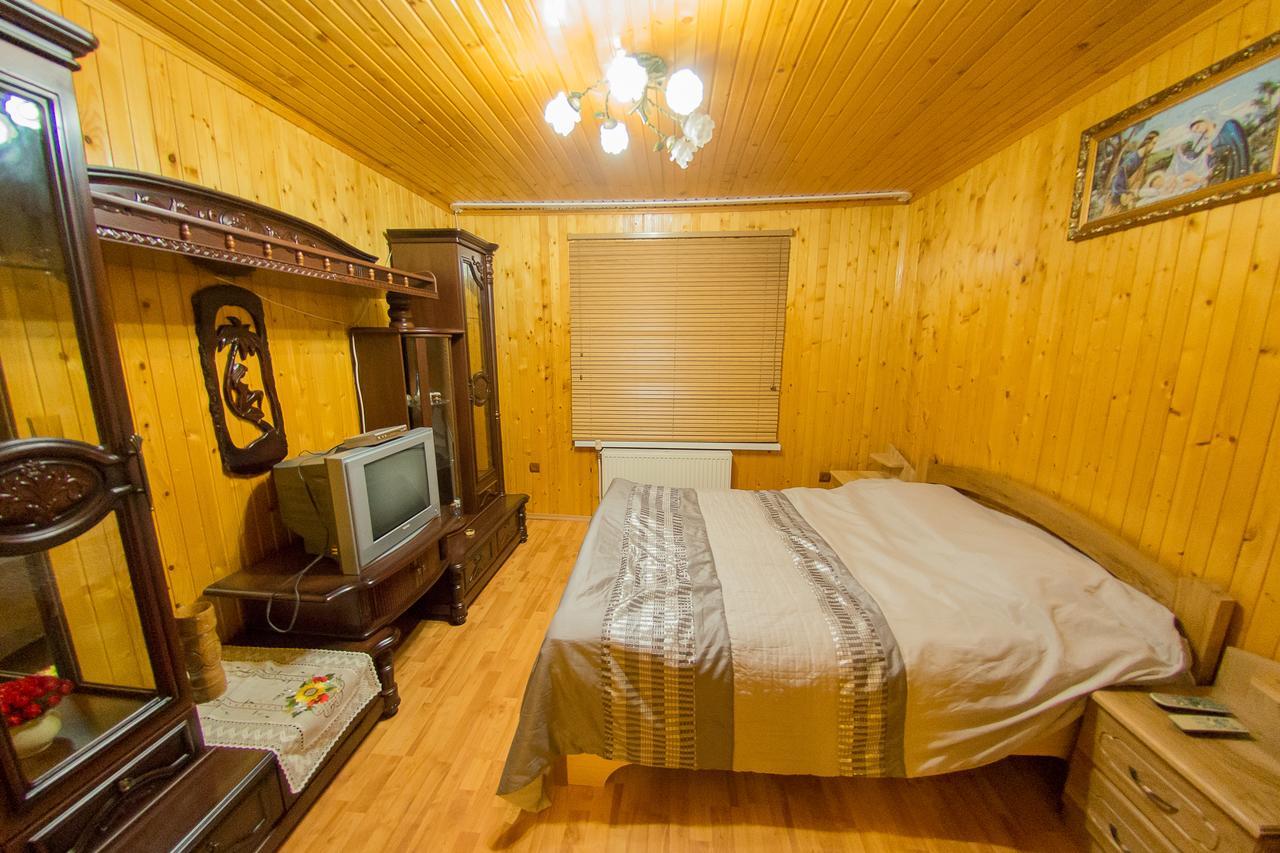 Guest House Suzirya Karpat Yaremche Dış mekan fotoğraf